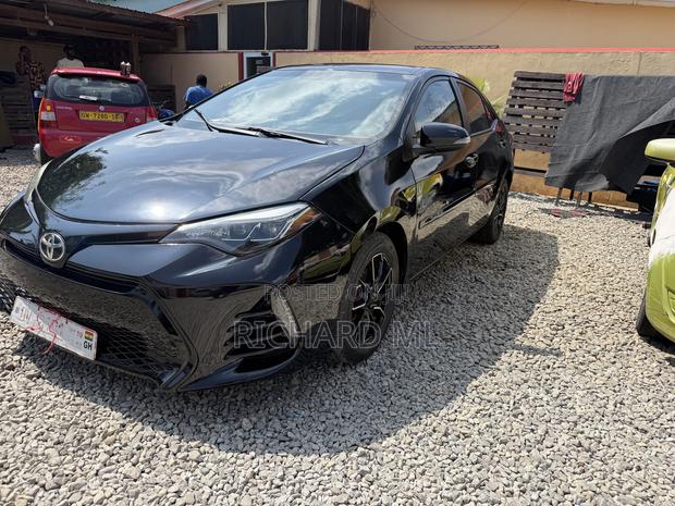 Toyota Corolla LE 4dr Sedan (1.8L 4cyl CVT) 2015 Black