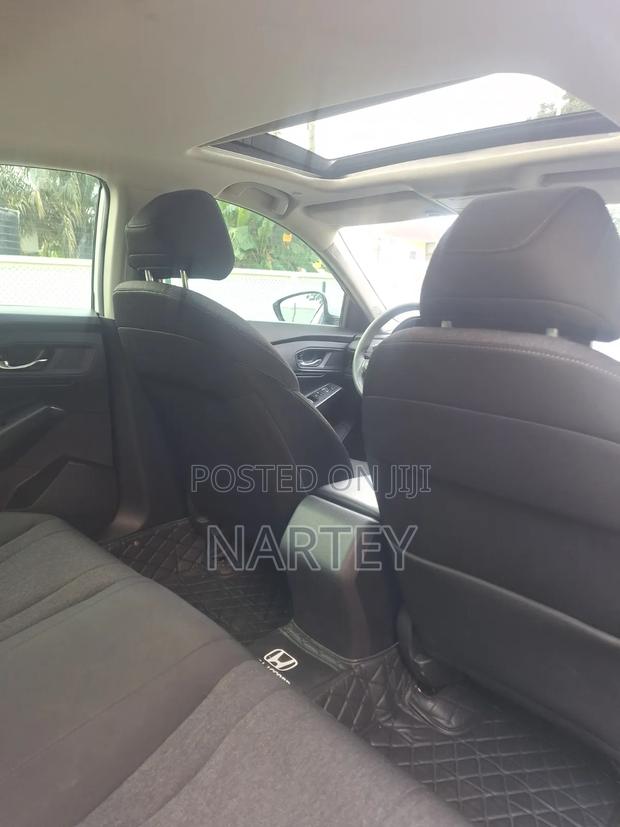 Toyota Corolla LE 4dr Sedan (1.8L 4cyl 4A) 2010 Silver