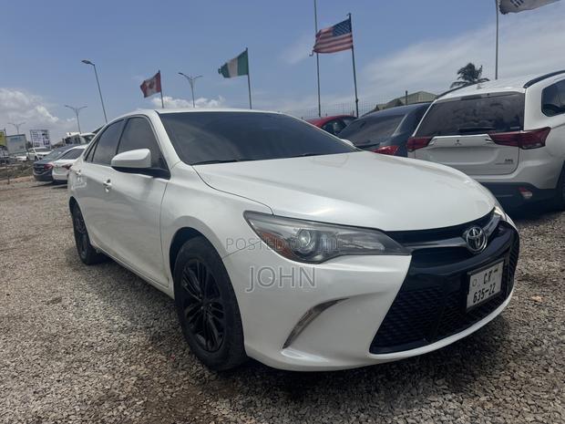 Toyota Camry SE 4dr Sedan (2.5L 4cyl 6A) 2017 White