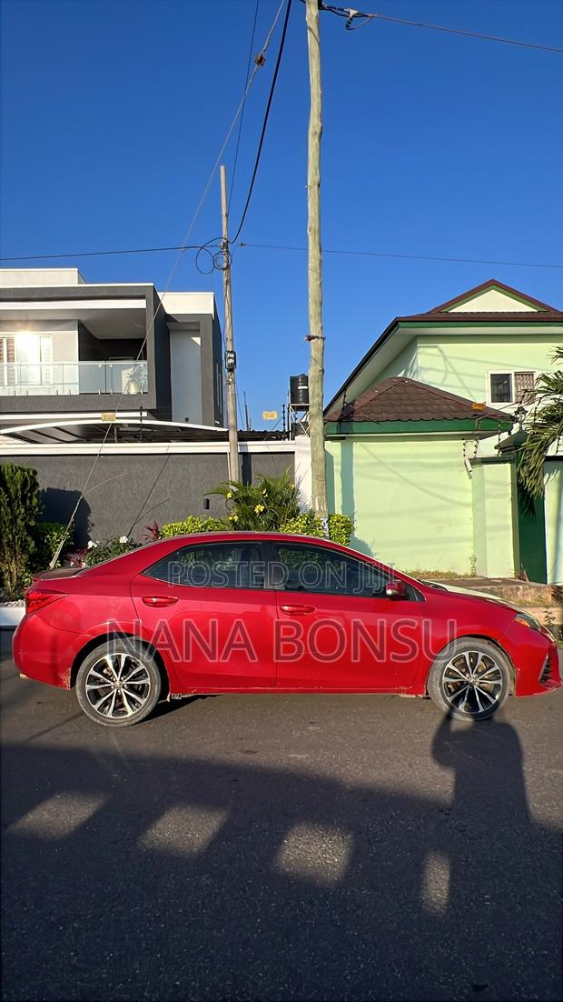 Toyota Corolla 2018 Red