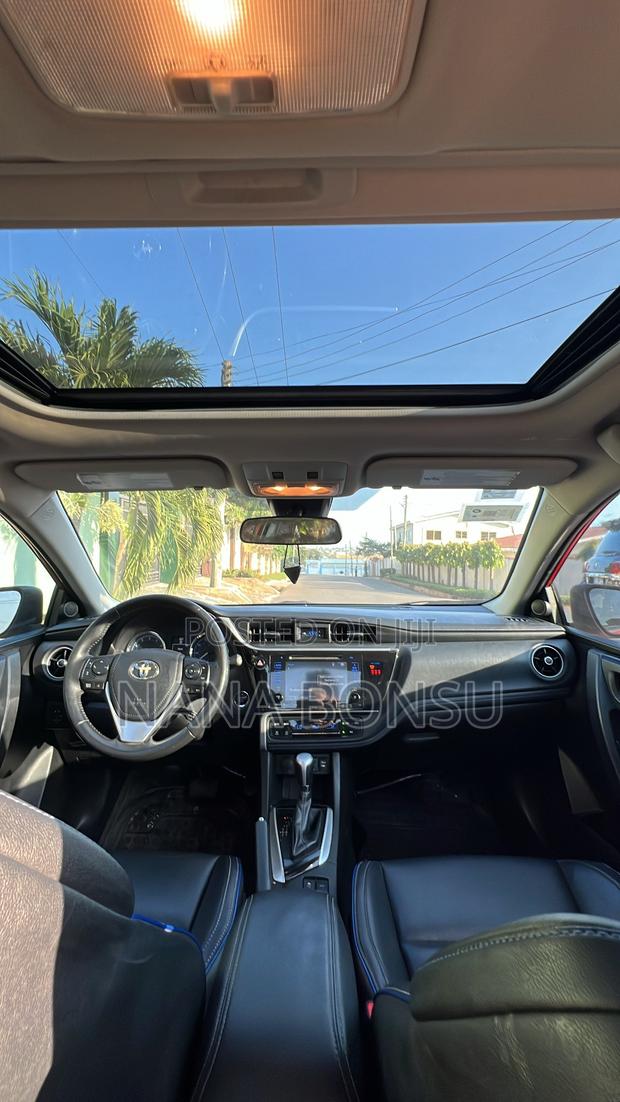 Toyota Corolla 2018 Red