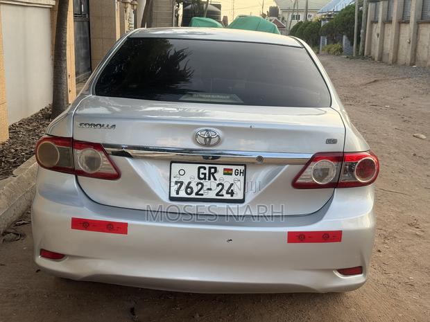 Toyota Corolla LE 4dr Sedan (1.8L 4cyl 4A) 2013 Silver