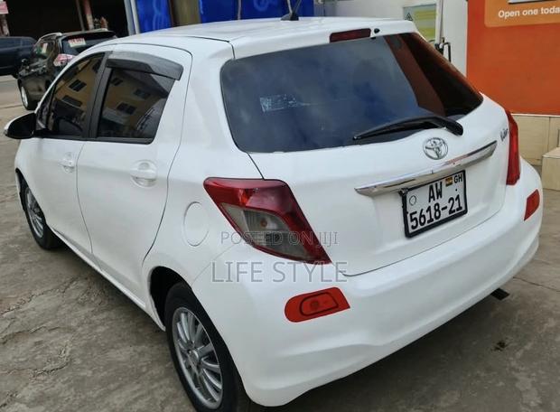 Toyota Vitz 1.0 FWD 3dr 2012 White