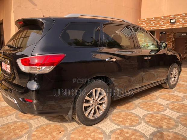 Nissan Pathfinder 2016 Black