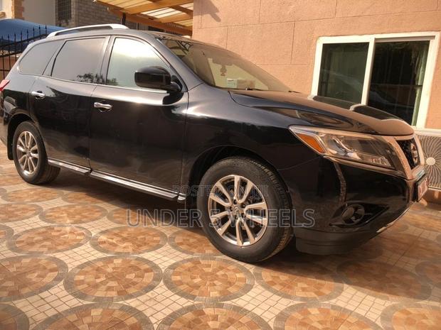Nissan Pathfinder 2016 Black