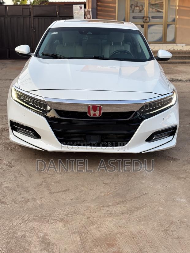 Honda Accord Touring 2.0T 2018 White