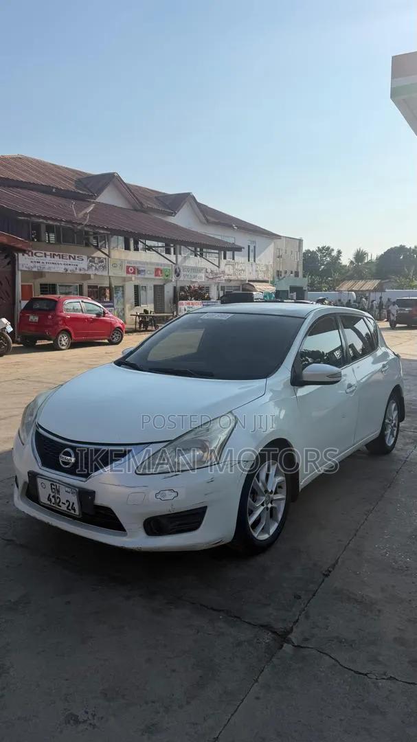 Nissan Tiida 1.6 Hatchback 2012 White