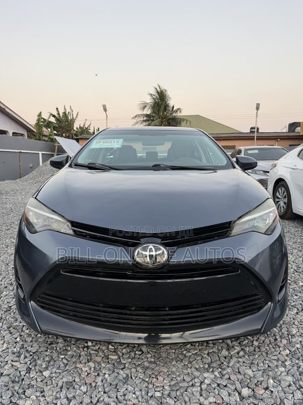 Toyota Corolla LE 4dr Sedan (1.8L 4cyl CVT) 2017 Gray