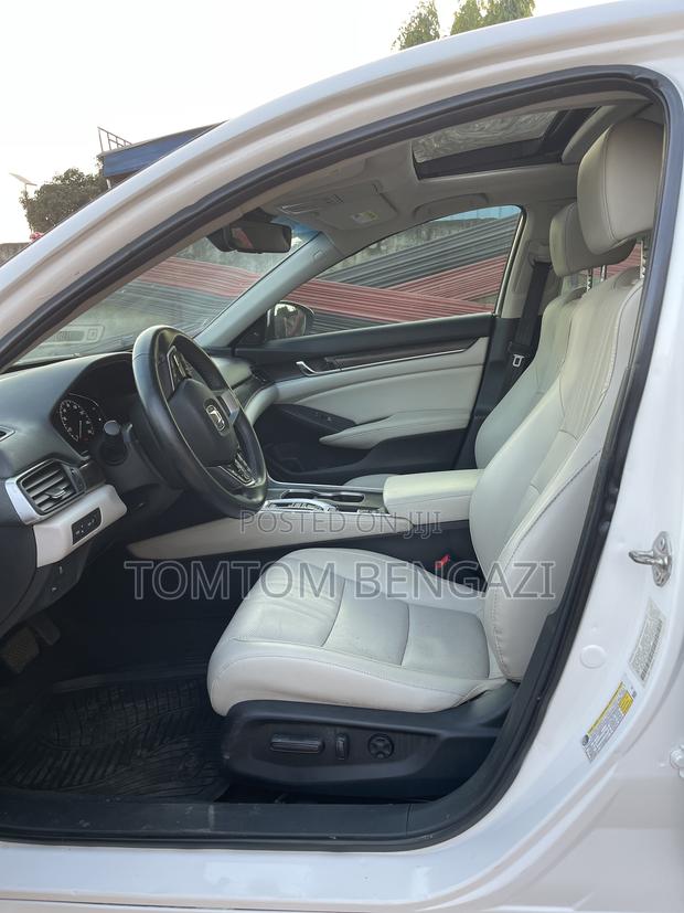 Honda Accord Touring 2.0T 2018 White