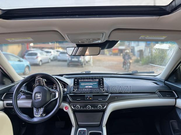 Honda Accord Touring 2.0T 2018 White