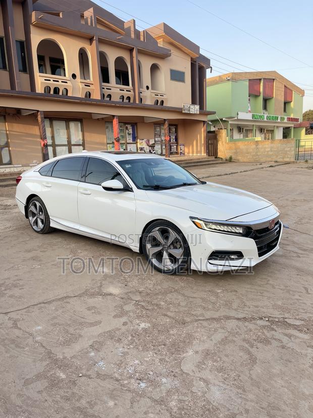 Honda Accord Touring 2.0T 2018 White