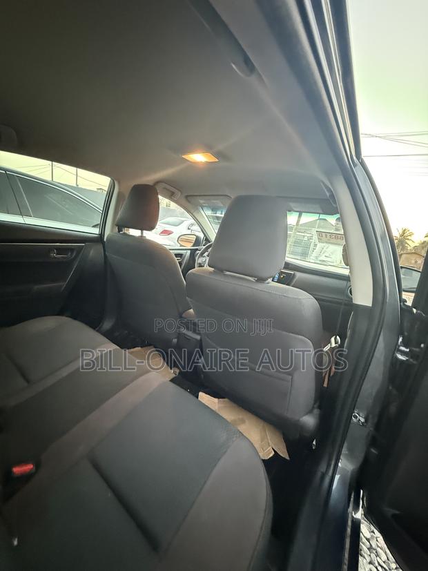 Toyota Corolla LE 4dr Sedan (1.8L 4cyl CVT) 2017 Gray