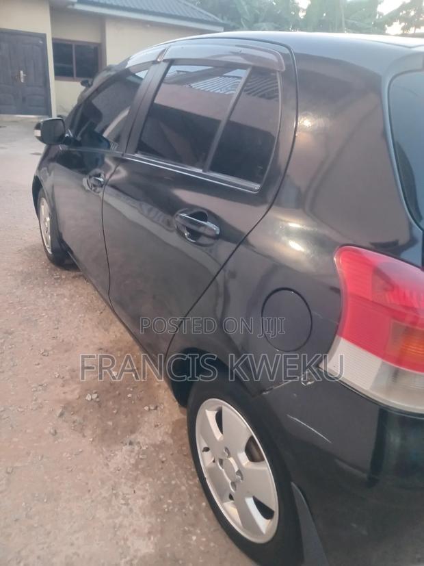 Toyota Vitz 1.0 FWD 5dr 2010 Black