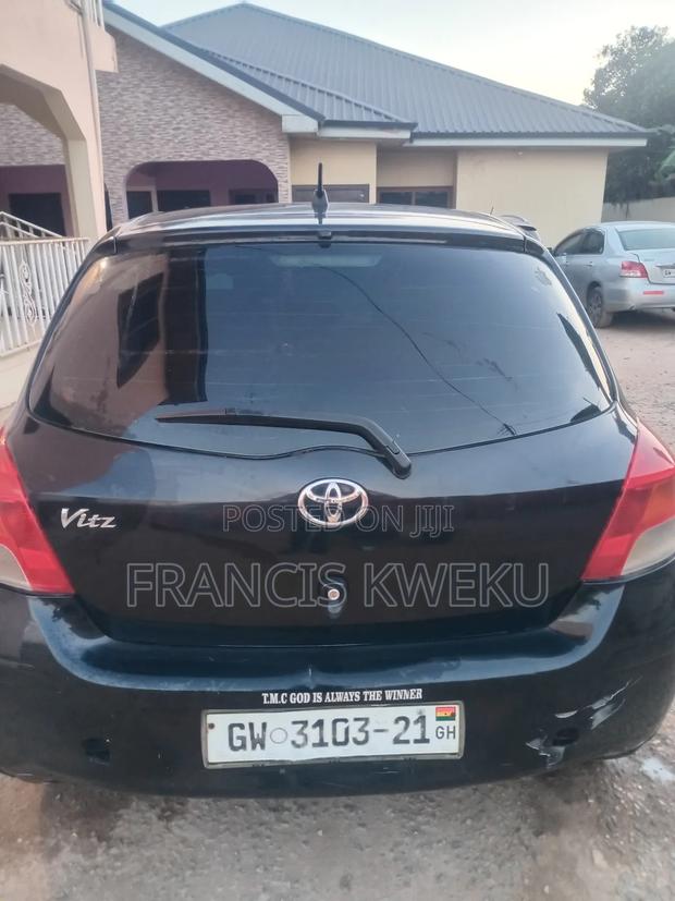 Toyota Vitz 1.0 FWD 5dr 2010 Black