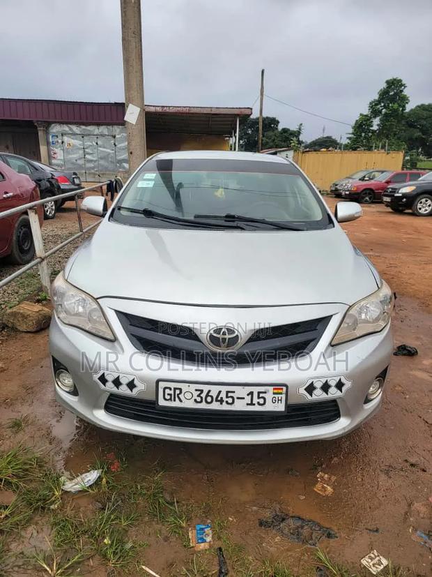 Toyota Corolla 2010 Silver