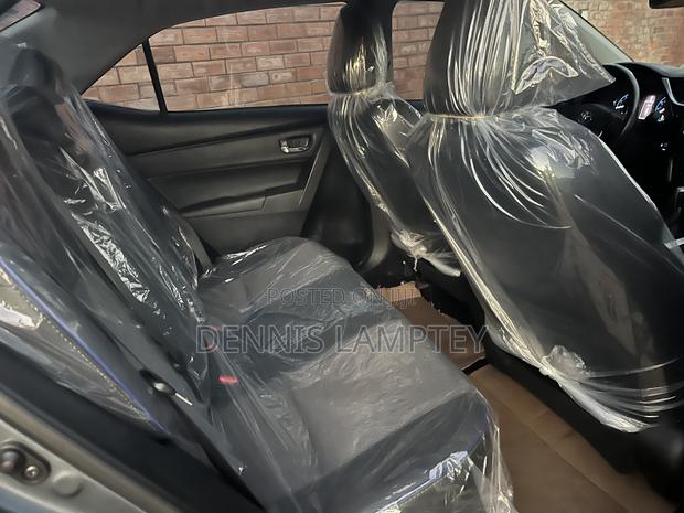 Toyota Corolla 2017 Gray