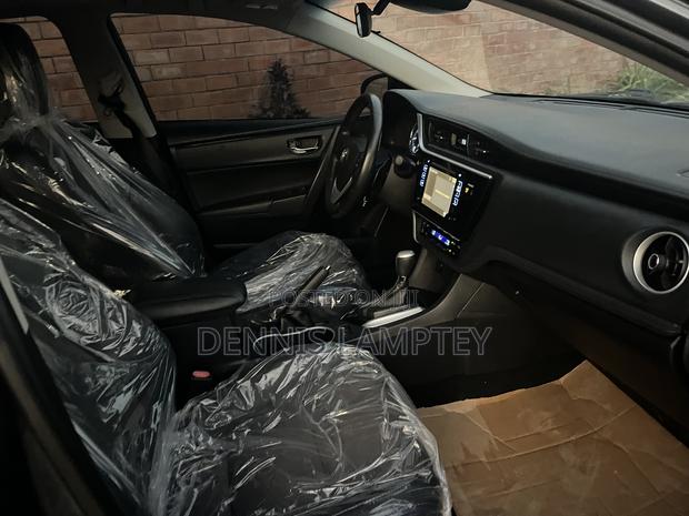 Toyota Corolla 2017 Gray