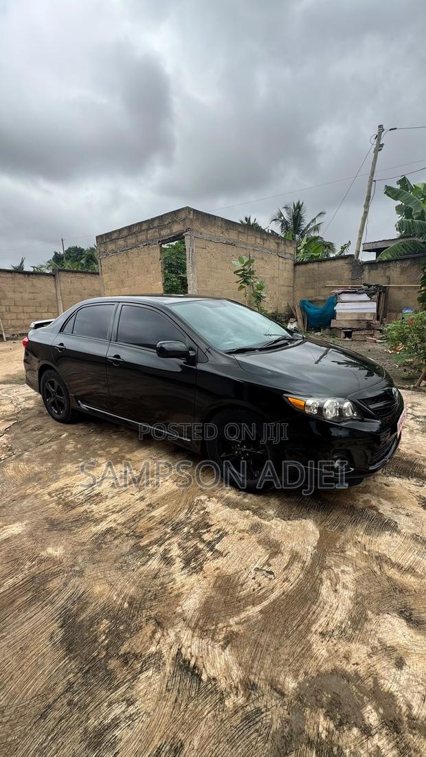 Toyota Corolla 2013 Black