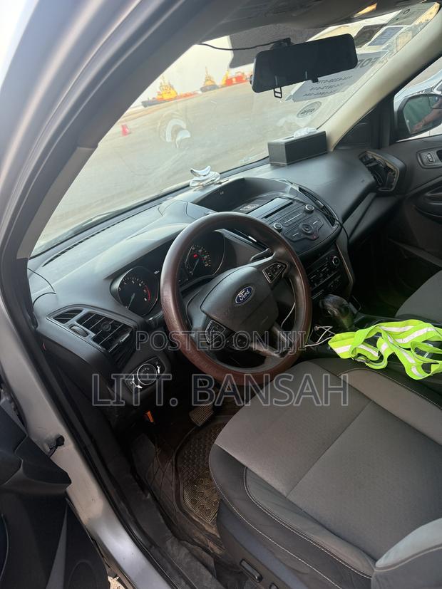 Ford Escape SE 4x4 2018 Gray