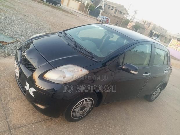 Toyota Vitz 1.3 FWD 3dr 2010 Black