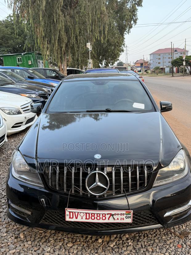 Mercedes-Benz C250 2014 Black