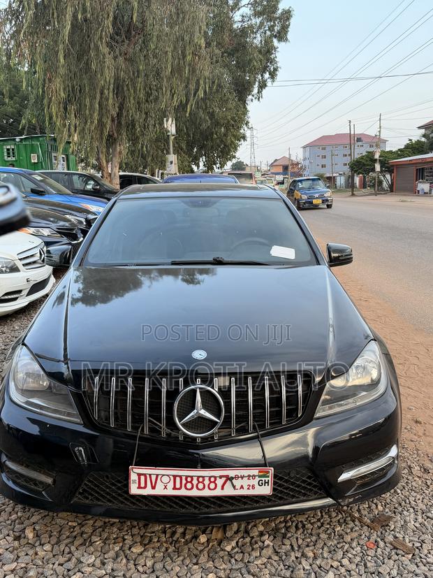 Mercedes-Benz C250 2014 Black