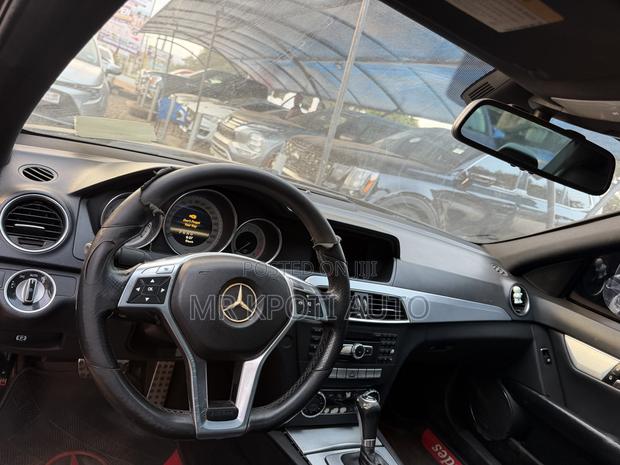 Mercedes-Benz C250 2014 Black