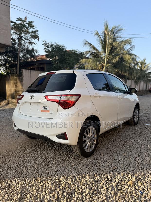 Toyota Vitz 1.3 AWD 5dr 2017 White