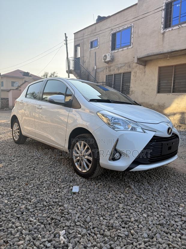 Toyota Vitz 1.3 AWD 5dr 2017 White