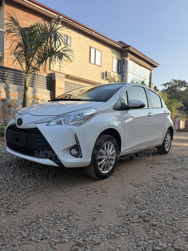 Toyota Vitz 1.3 AWD 5dr 2017 White