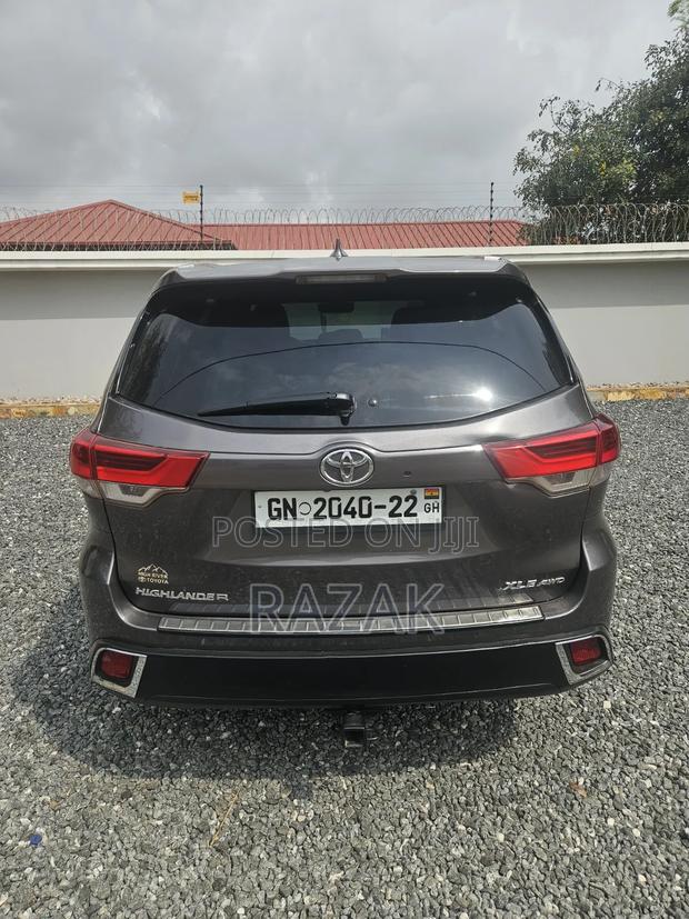 Toyota Highlander 2017 Gray