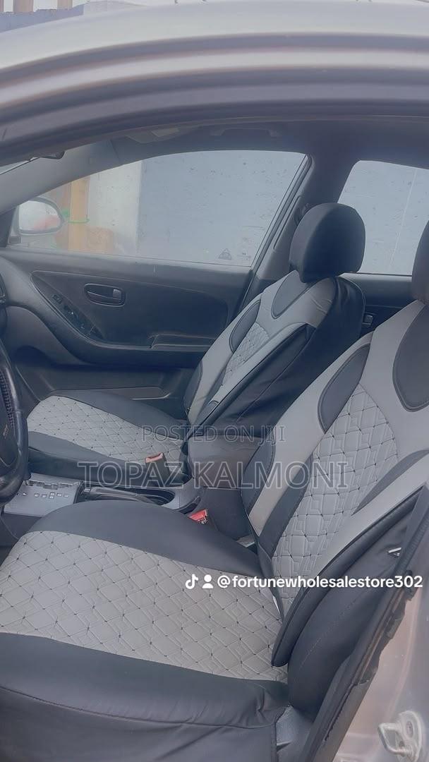Hyundai Elantra 2010 Silver