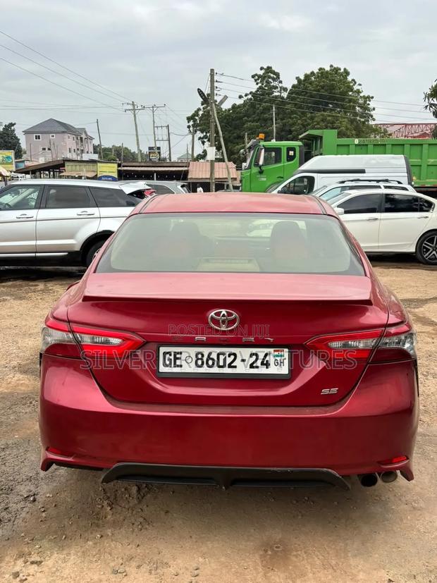 Toyota Camry SE FWD (2.5L 4cyl 8AM) 2018 Red