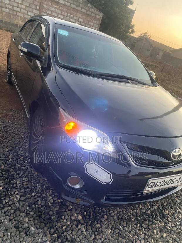 Toyota Corolla LE Special Edition 4dr Sedan (1.8L 4cyl 4A) 2013 Black