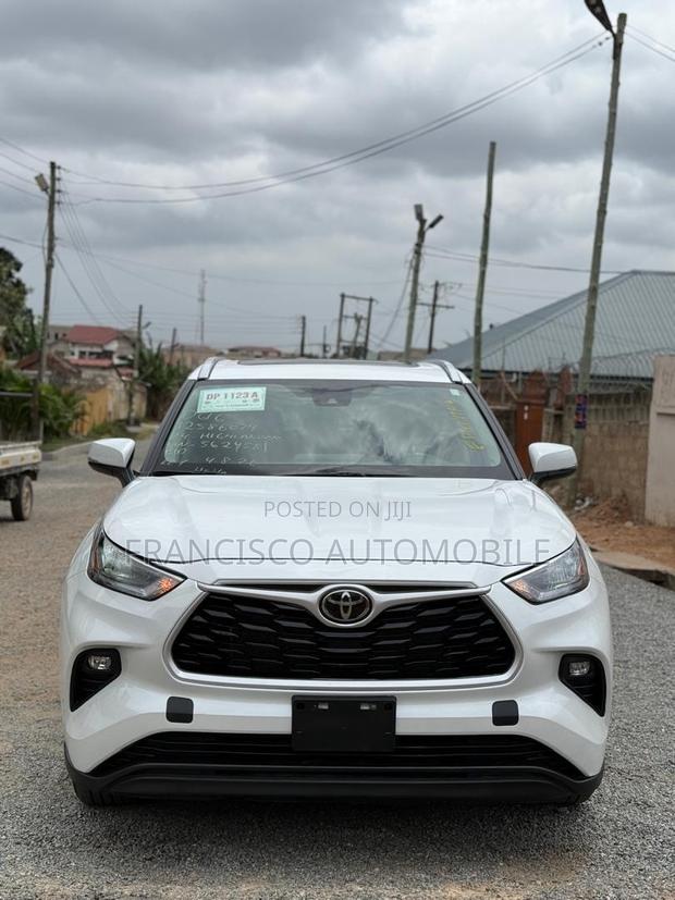 Toyota Highlander XLE AWD 2024 White