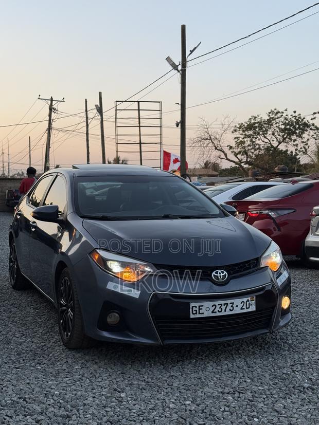 Toyota Corolla S 4dr Sedan (1.8L 4cyl CVT) 2016 Gray