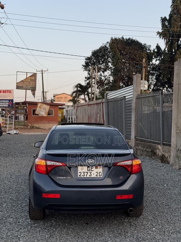 Toyota Corolla S 4dr Sedan (1.8L 4cyl CVT) 2016 Gray