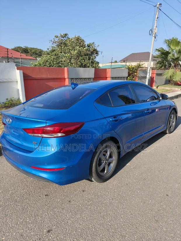 Hyundai Avante 2016 Blue