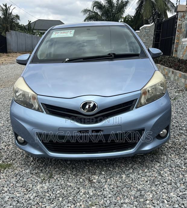 Toyota Vitz 2013 Teal
