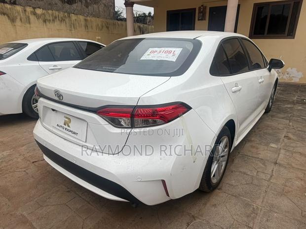 Toyota Corolla L 2022 White