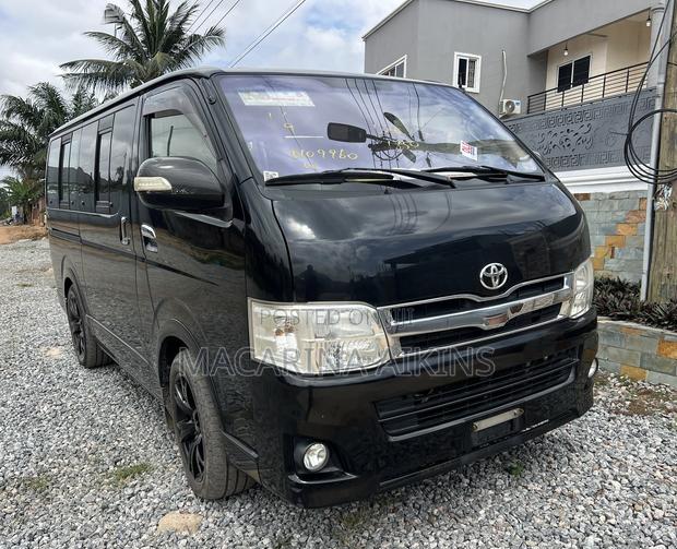 Toyota Grand HiAce 2002 Black