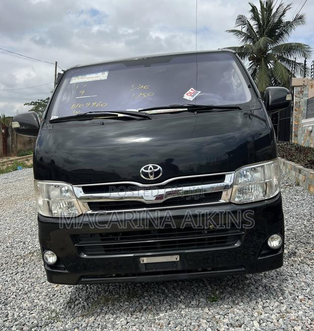 Toyota Grand HiAce 2002 Black