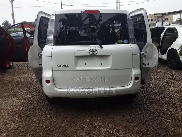 Toyota Sienna 2012 White