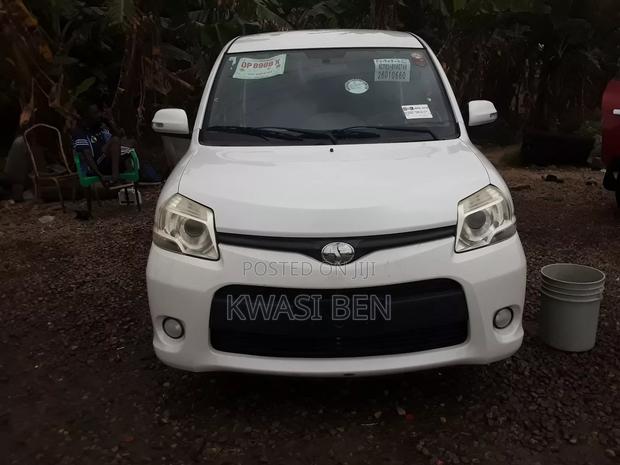 Toyota Sienna 2012 White