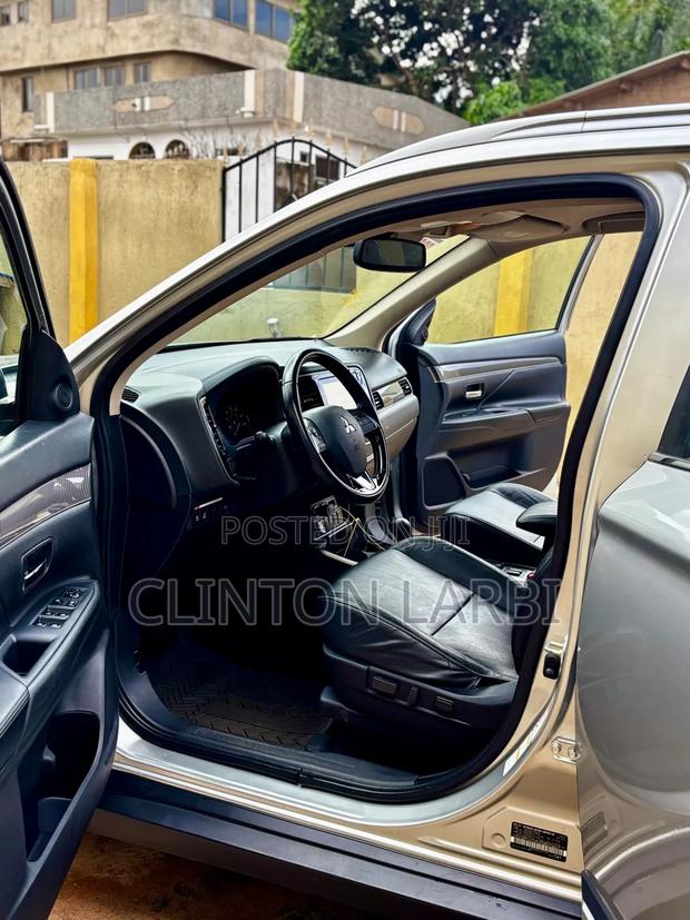 Mitsubishi Outlander SEL FWD 2018 Silver