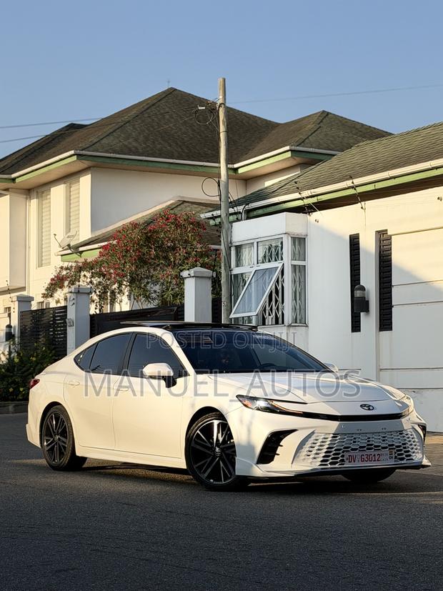 Toyota Camry XSE 2025 White