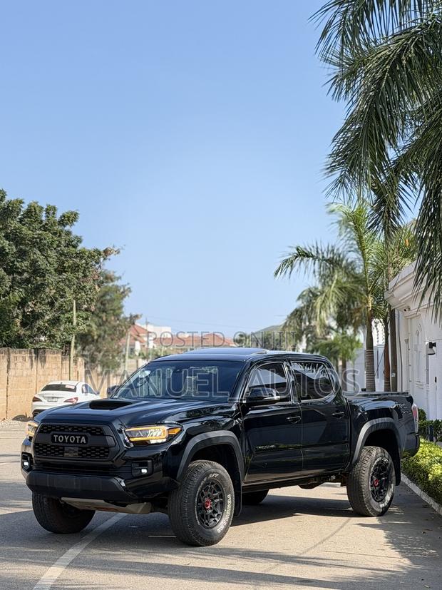 Toyota Tacoma TRD Pro Double Cab 5' Bed V6 AT 2023 Black