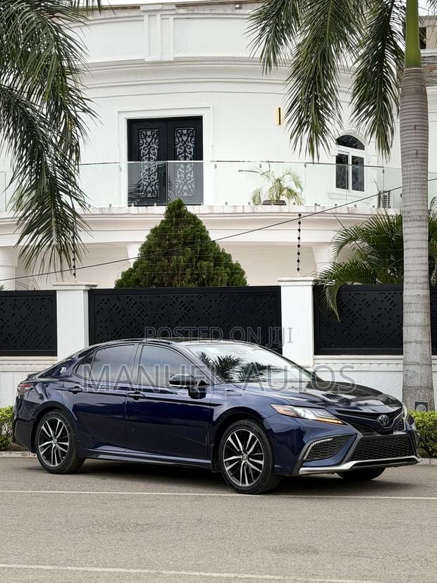 Toyota Camry XSE 2023 Blue