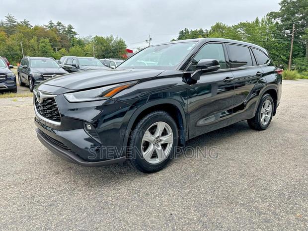 Toyota Highlander LE 2021 Black