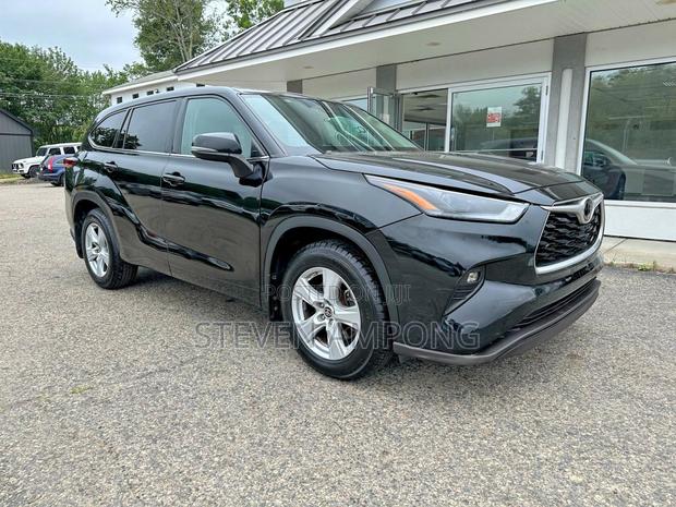 Toyota Highlander LE 2021 Black
